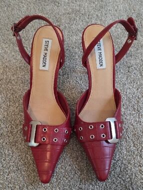 Steve Madden Red Croc-Embossed Pointed Slingback with Buckle